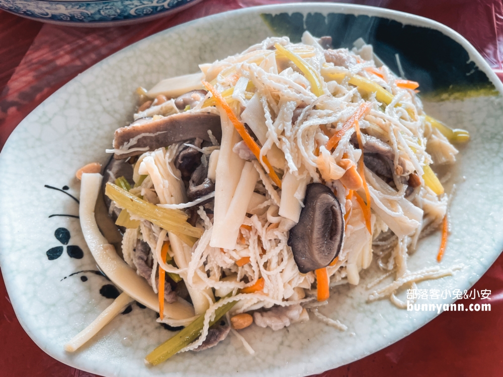 陽明山【青菜園】放山雞新鮮又美味，價格親民，CP值超高！