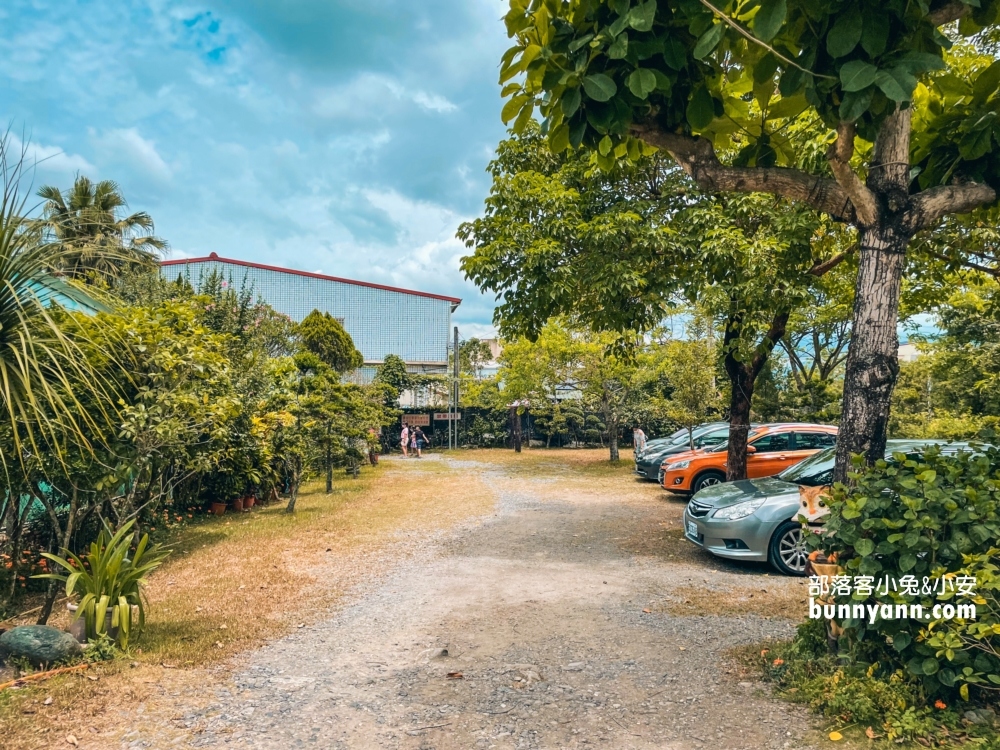 屏東囍羊羊牧場，免門票來餵羊吃草，好喝的羊乳在這