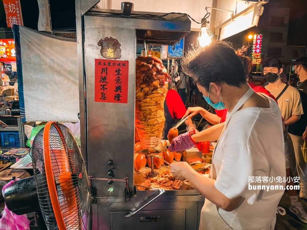台南【武聖夜市】TOP10家必吃美食，雞排、蜜地瓜、果汁、脆腸通通有