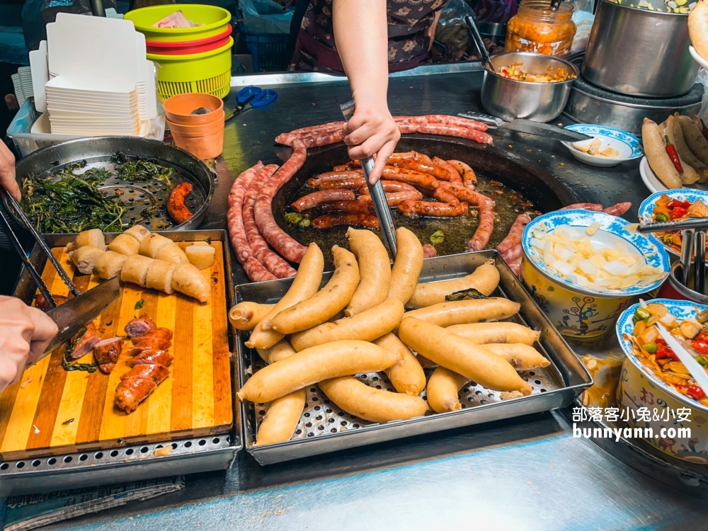 台南【武聖夜市】TOP10家必吃美食，雞排、蜜地瓜、果汁、脆腸通通有