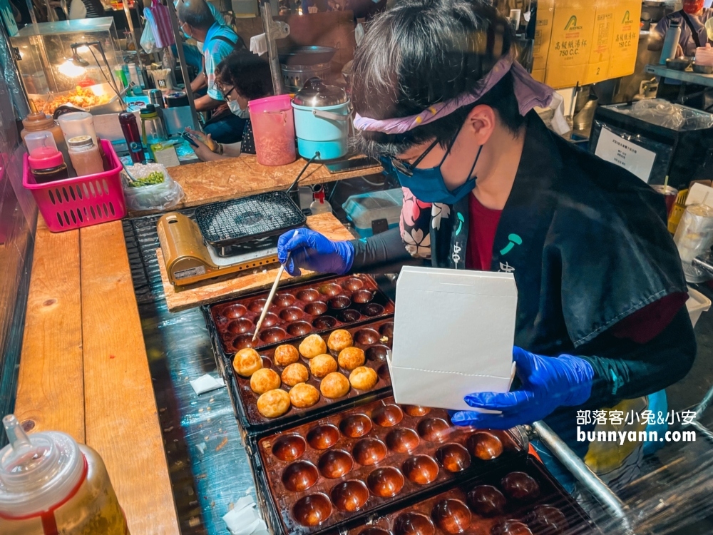 台南【武聖夜市】TOP10家必吃美食，雞排、蜜地瓜、果汁、脆腸通通有