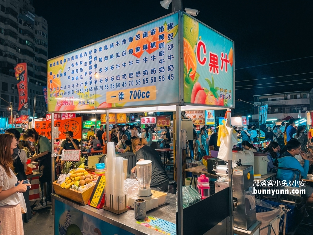 台南【武聖夜市】TOP10家必吃美食，雞排、蜜地瓜、果汁、脆腸通通有