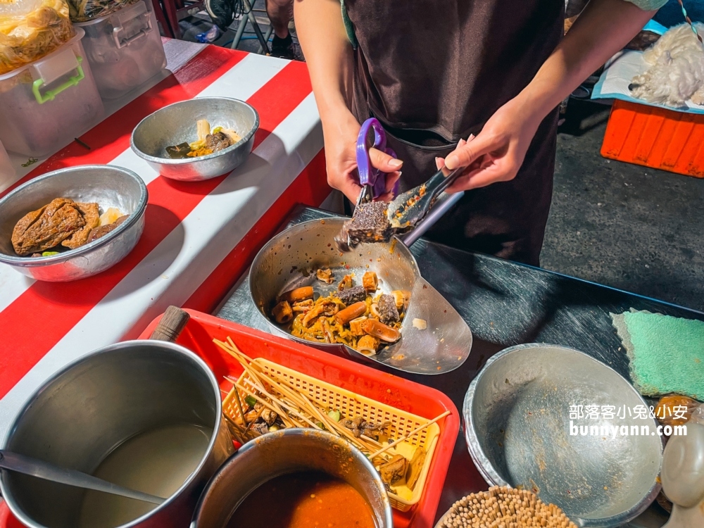 台南【武聖夜市】TOP10家必吃美食，雞排、蜜地瓜、果汁、脆腸通通有