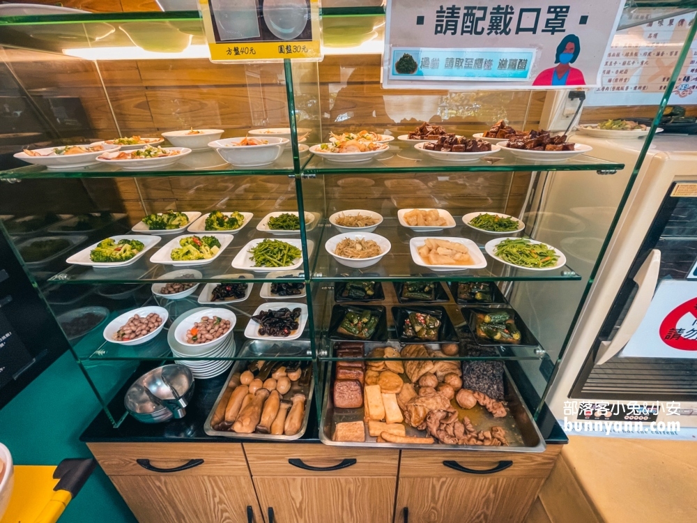 屏東回香牛肉麵，隱藏在五南書局內的大塊牛肉麵