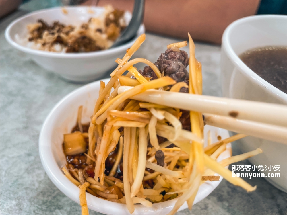 台南文章牛肉湯(東寧旗艦店)，店面環境乾淨衛生又不錯吃。