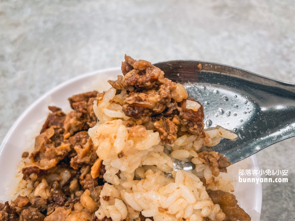 台南文章牛肉湯(東寧旗艦店)，店面環境乾淨衛生又不錯吃。