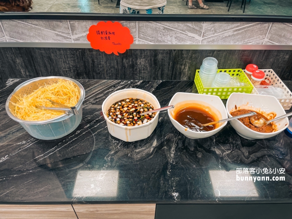 台南文章牛肉湯(東寧旗艦店)，店面環境乾淨衛生又不錯吃。