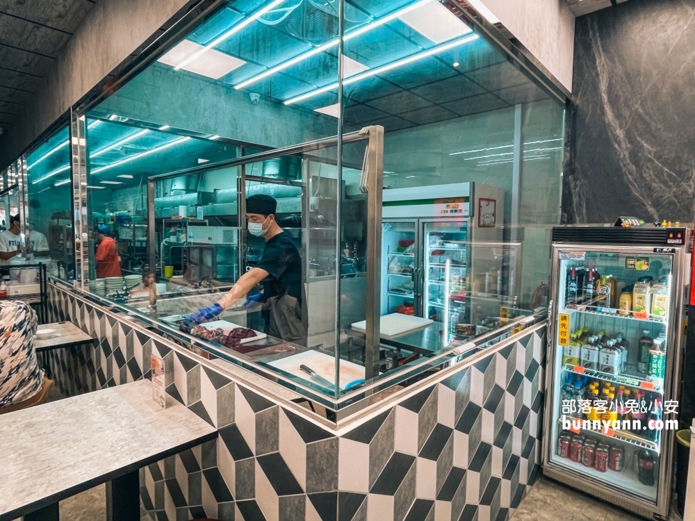台南文章牛肉湯(東寧旗艦店)，店面環境乾淨衛生又不錯吃。