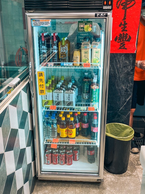 台南文章牛肉湯(東寧旗艦店)，店面環境乾淨衛生又不錯吃。