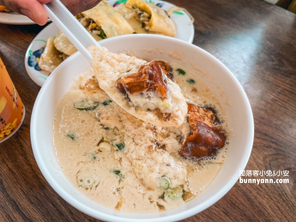 24小時不打烊的瑞安豆漿大王，豆芽菜蛋餅和小籠包必吃