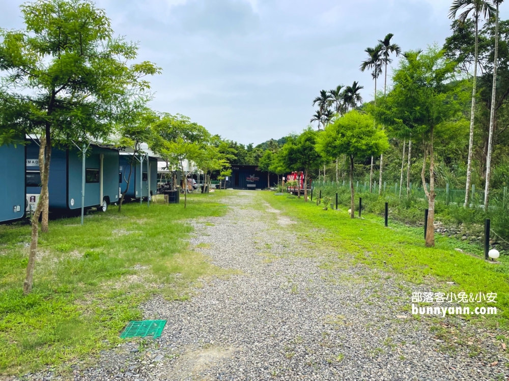 宜蘭希望之丘露營區，英倫風露營車住一晚(2022價格)