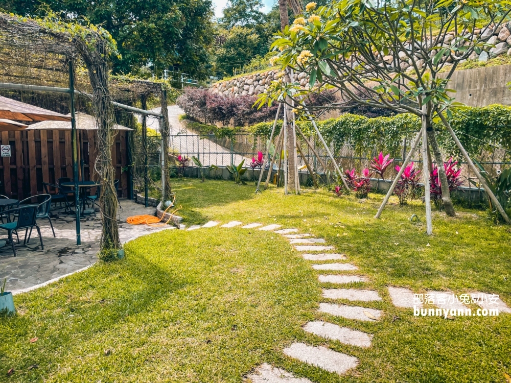 苗栗三義映象水岸私房咖啡店，欣賞唯美湖景還可以搭天鵝船遊湖