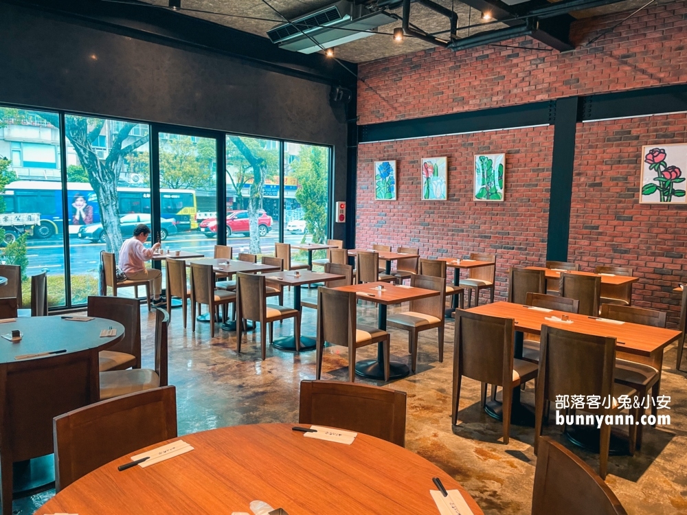 村民食堂廚窗港點
