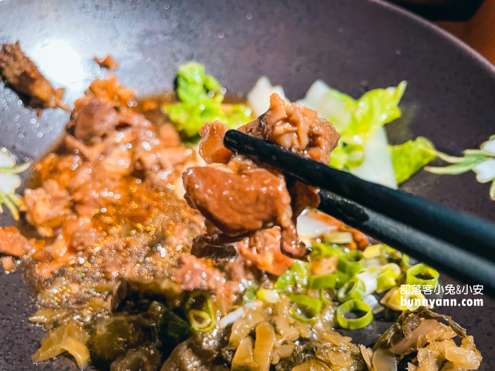 基隆美食古月香熬粹牛肉麵，停車資訊與菜單分享
