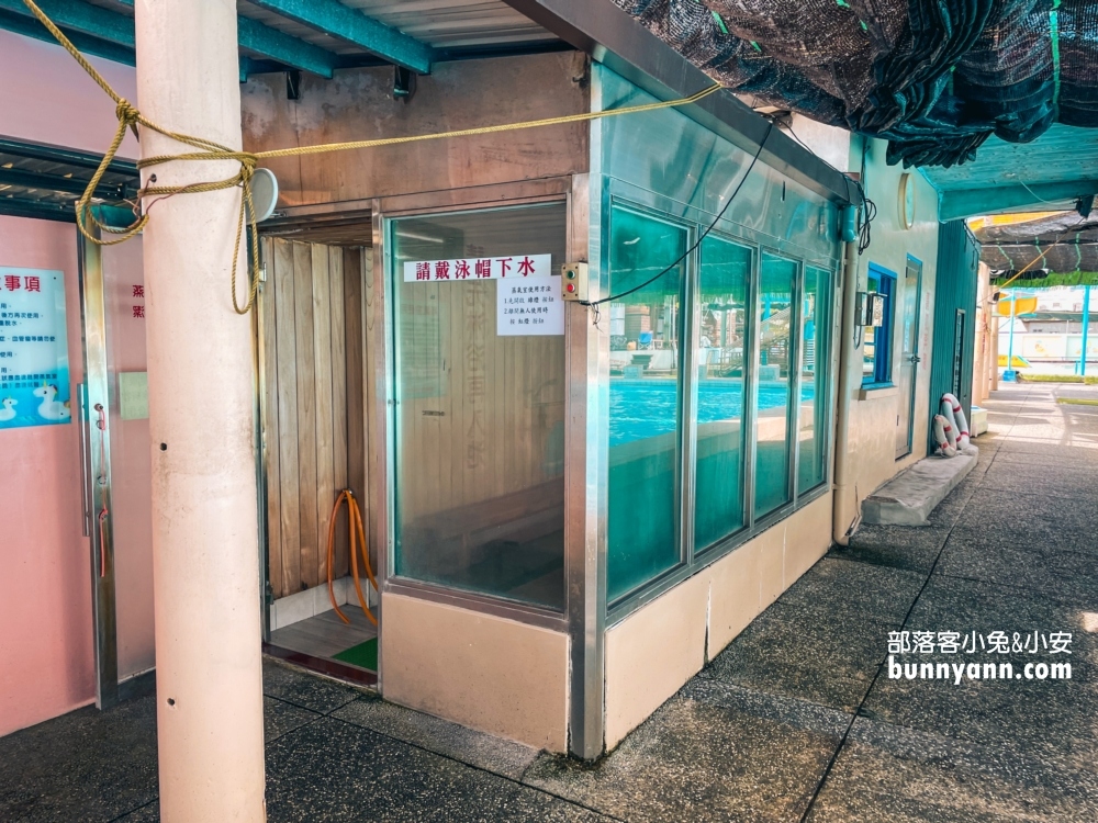 宜蘭冬山松樹門游泳池，嗨玩三層樓滑水道(2024門票)