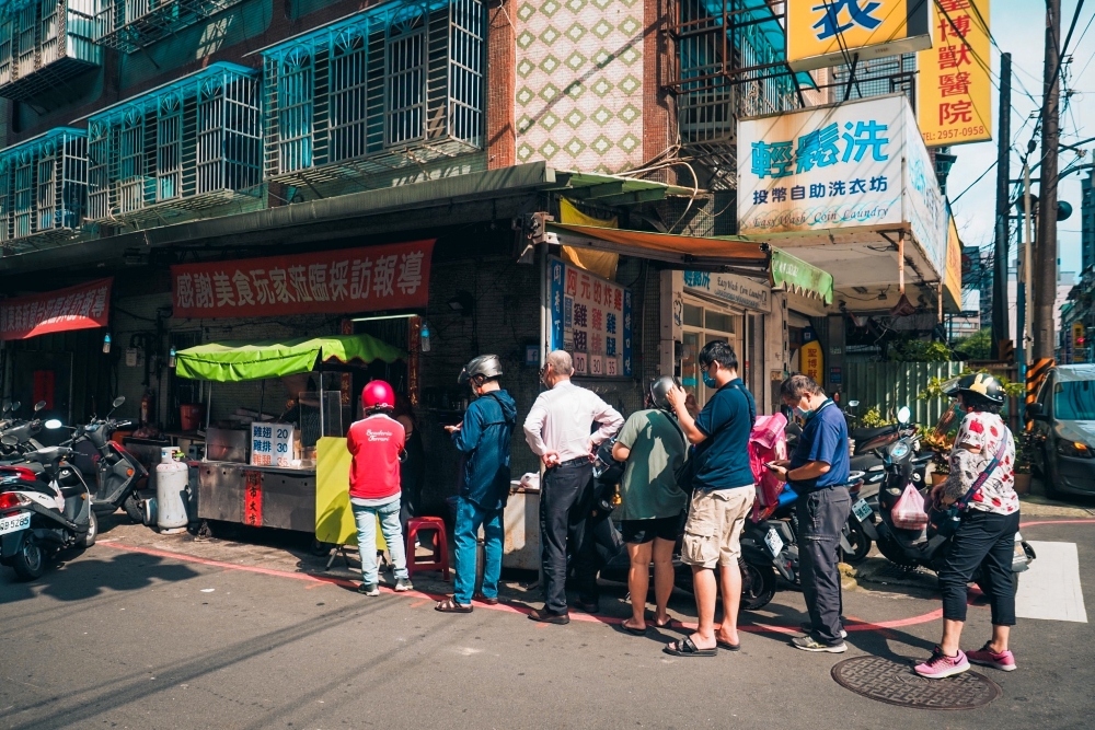 板橋【阿元的炸雞】位於巷子內的平價炸雞排攤