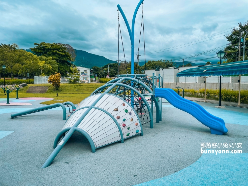 嘉義【竹崎親水公園】超狂兒童戲水區攻略，玩水景點必推這裡
