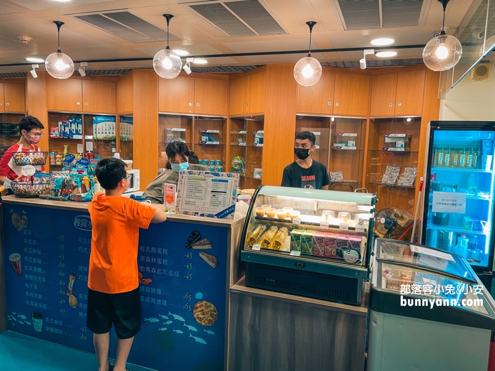 屏東【長治水族館】有很多稀奇古怪的魚類和蝦子，門票價格也很親民