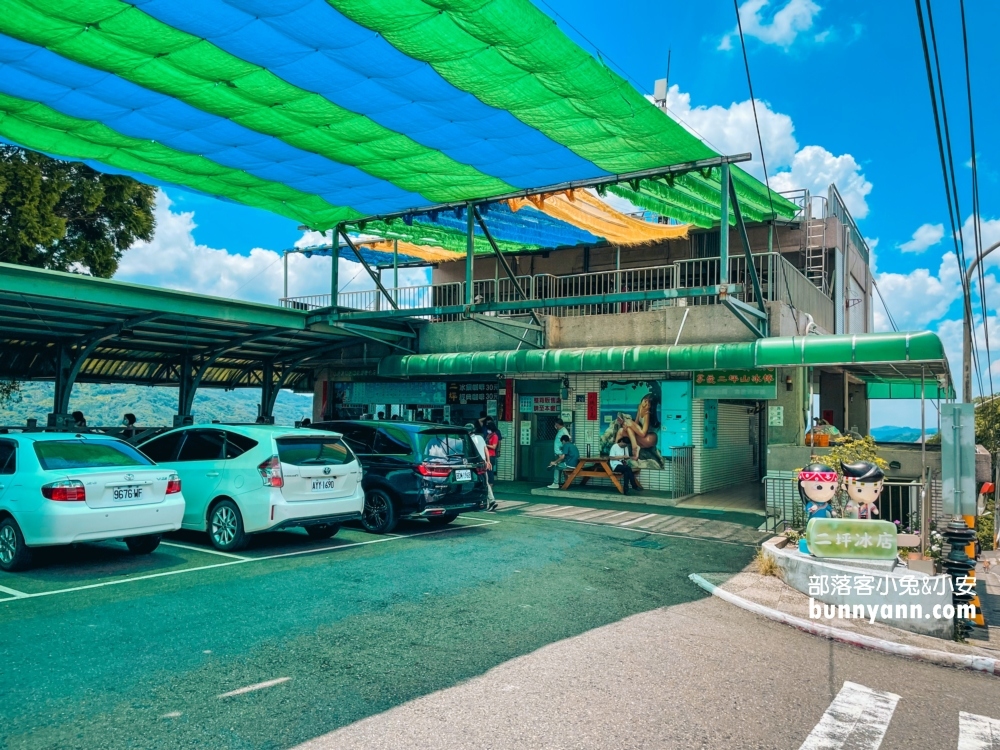 【二坪冰店】南投水里人氣冰店推薦，好吃冰棒一枝8元起