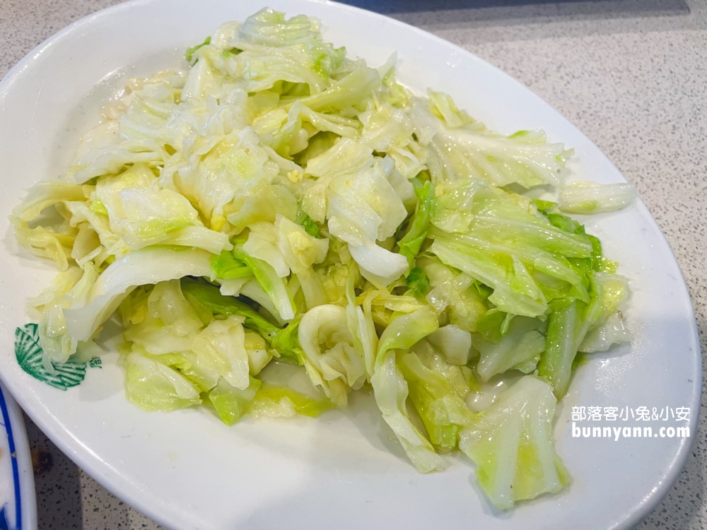 新北【萬里酒莊】放山雞不但新鮮嫩口，價格還很平價，CP值爆表！
