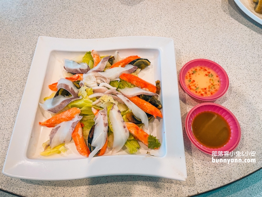 新北【萬里酒莊】放山雞不但新鮮嫩口，價格還很平價，CP值爆表！