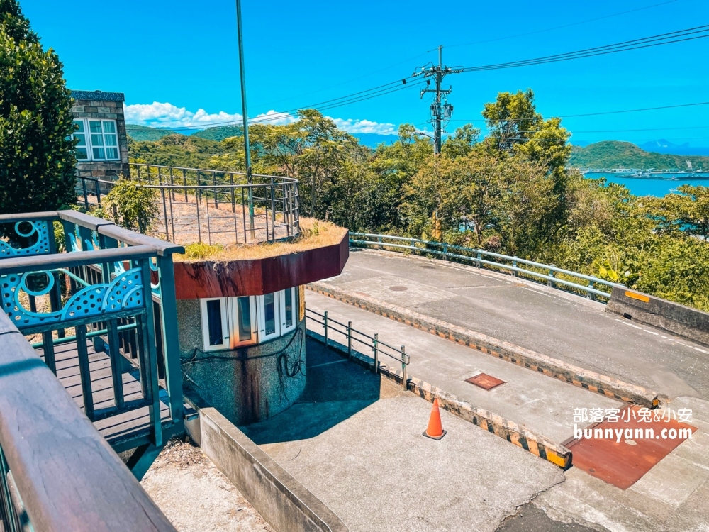 宜蘭超美的「南方澳觀景台」下車兩分鐘就是美麗海景，海天一色。