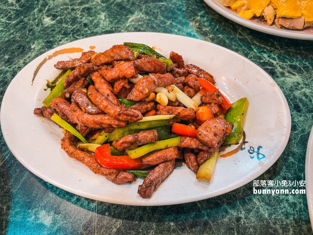 三峽樂源仙境土雞城一邊烤肉一邊玩水超級棒!!