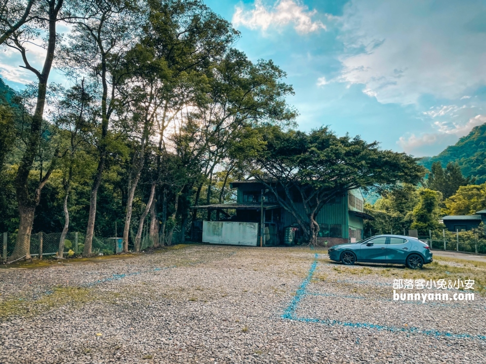 三峽樂源仙境土雞城一邊烤肉一邊玩水超級棒!!