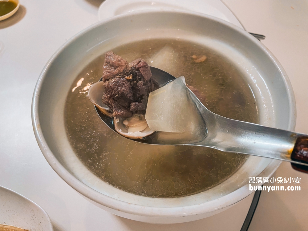 台北美食阿文熱炒，巷弄內的普通店面卻是超強海產餐廳