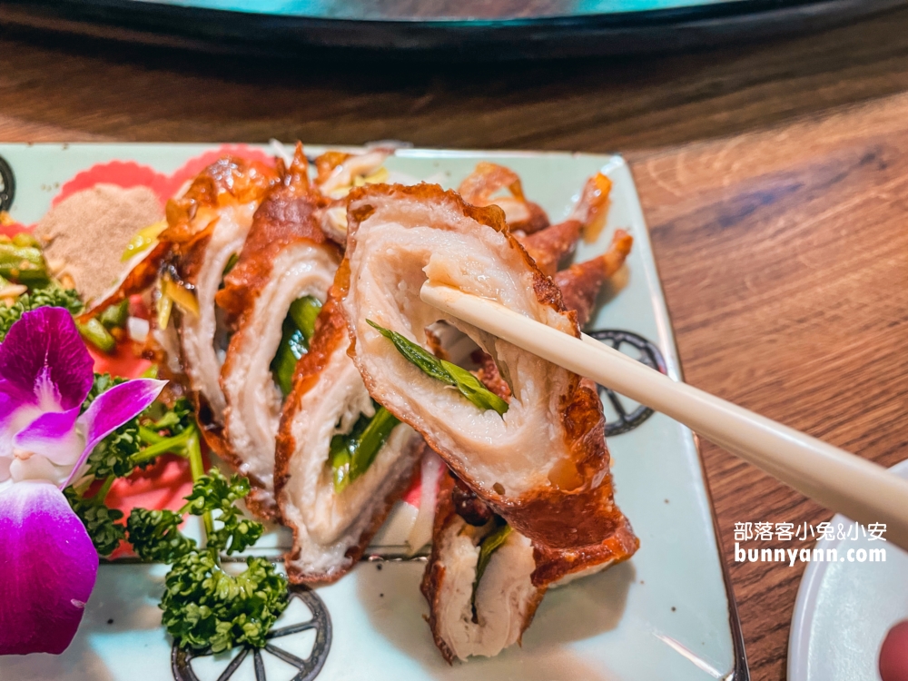 小漁村精緻海鮮平價快炒，生魚片跟蝦蝦水餃不錯吃(菜單)