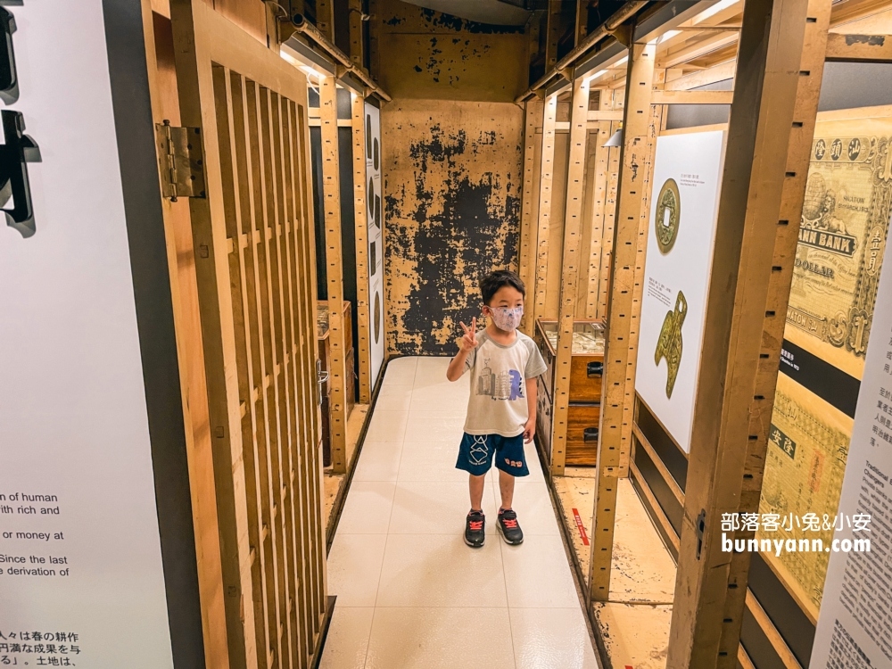 國立臺灣博物館古生物館推薦土銀展示館從神秘金庫及恐龍化石隨你拍