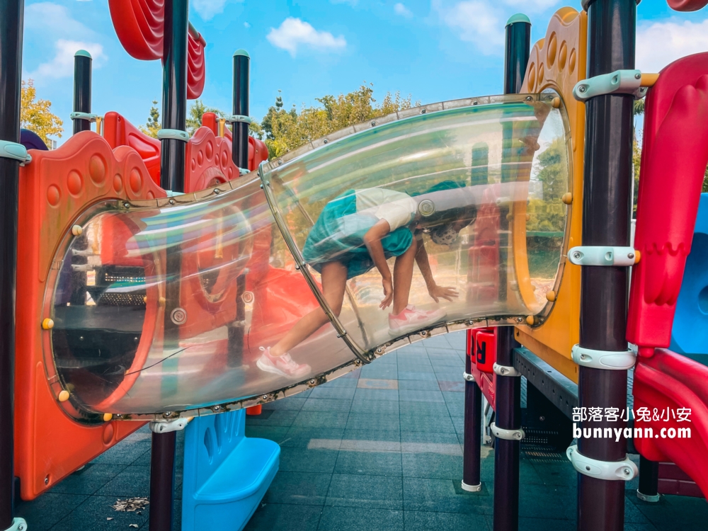 南投草屯兒童樂園｜有遮陽跟停車場的戶外親子遊戲區