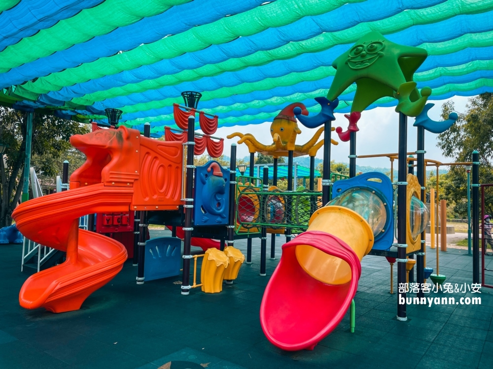 南投草屯兒童樂園｜有遮陽跟停車場的戶外親子遊戲區