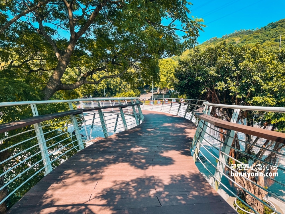 台中鰲峰山運動公園，手腳併用的戶外親子遊戲場
