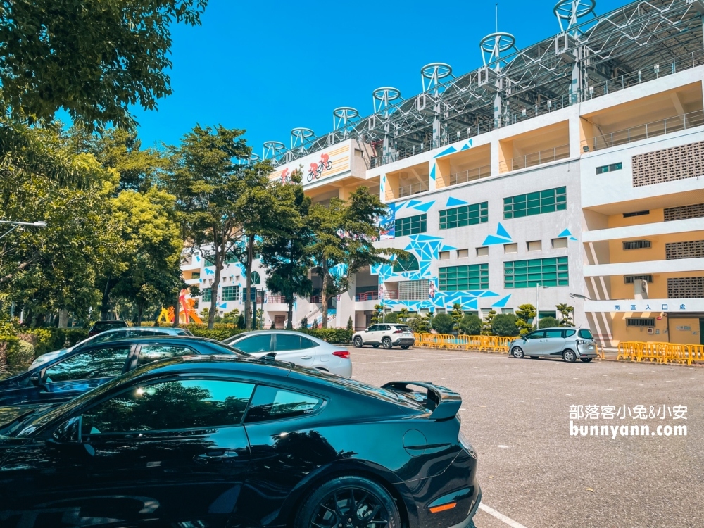 台中鰲峰山運動公園，手腳併用的戶外親子遊戲場