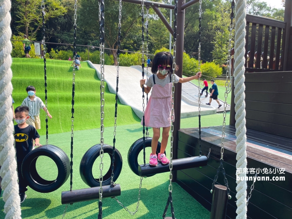 桃園「大有梯田生態公園」戶外超大磨石子溜滑梯，絕對是帶小孩放電的好地方