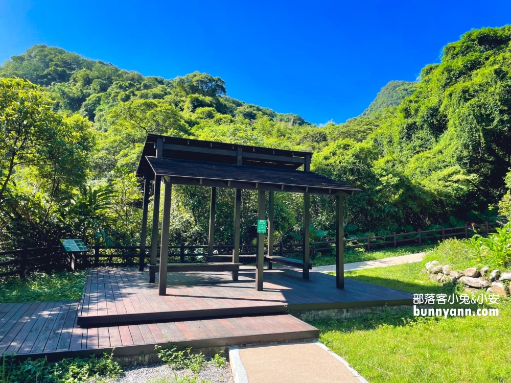 基隆【暖東峽谷步道】從入口處到瀑布來回只要30分鐘輕鬆走