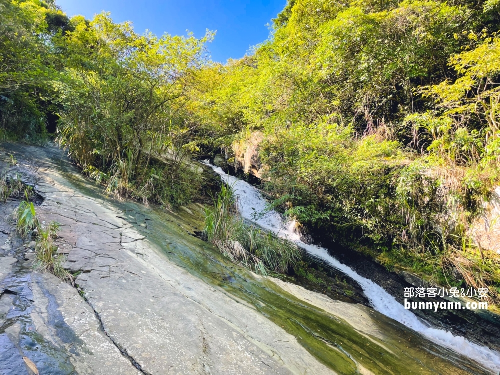 基隆【暖東峽谷步道】從入口處到瀑布來回只要30分鐘輕鬆走