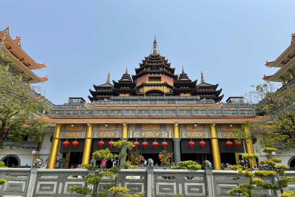 台南版吳哥窟「楠西萬佛寺」超誇張鐘乳石洞，預約參觀方法。