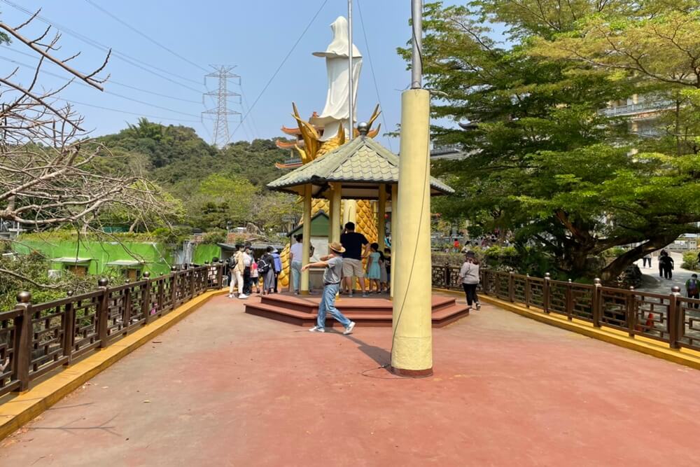 台南版吳哥窟「楠西萬佛寺」超誇張鐘乳石洞，預約參觀方法。