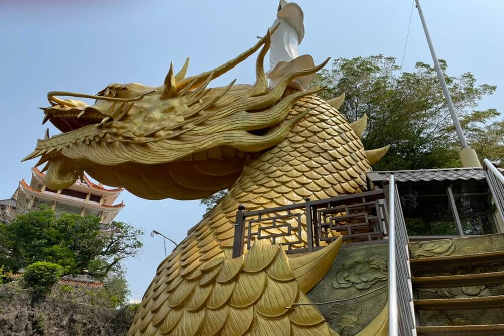 台南版吳哥窟「楠西萬佛寺」超誇張鐘乳石洞，預約參觀方法。