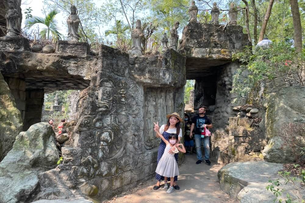 台南版吳哥窟「楠西萬佛寺」超誇張鐘乳石洞，預約參觀方法。