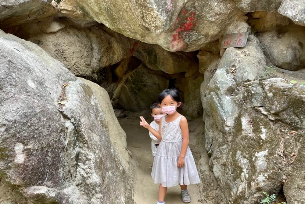 台南版吳哥窟「楠西萬佛寺」超誇張鐘乳石洞，預約參觀方法。