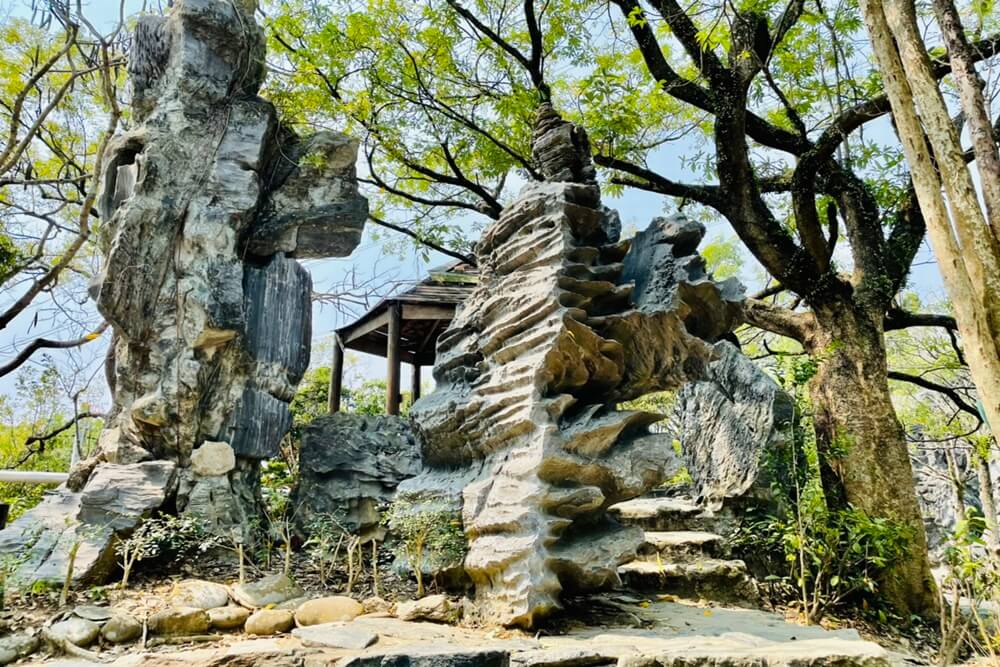 台南版吳哥窟「楠西萬佛寺」超誇張鐘乳石洞，預約參觀方法。