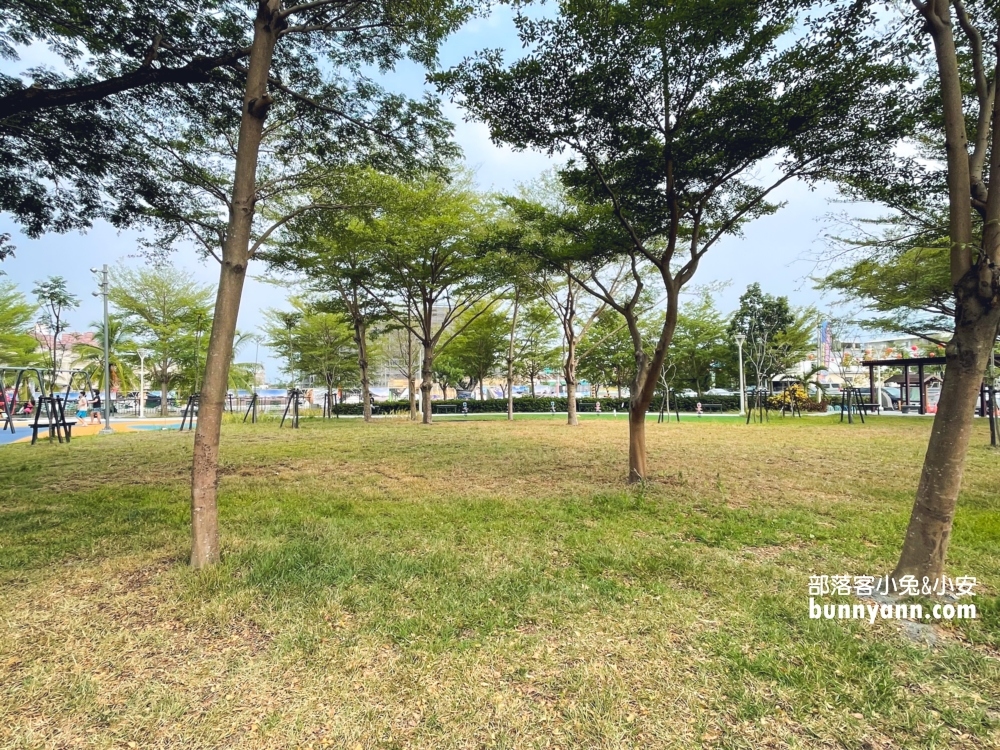 屏東【大鮪魚航海樂園】超好玩高塔溜滑梯！就在東港兒童公園，等你來挑戰！