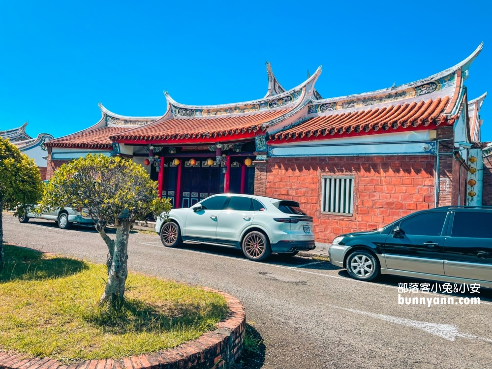 青蛙石海洋遊憩公園，超美救國團墾丁青年活動中心與情人沙灘