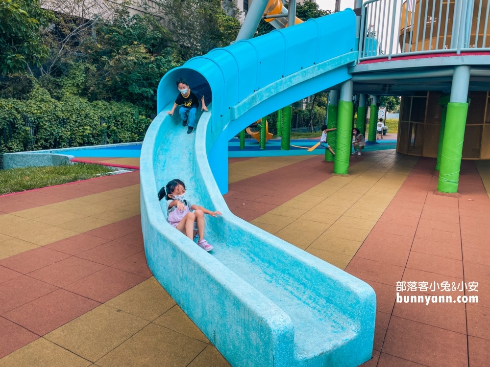 苗栗【頭份音樂公園】來玩薩克斯風溜滑梯，停車與設施介紹