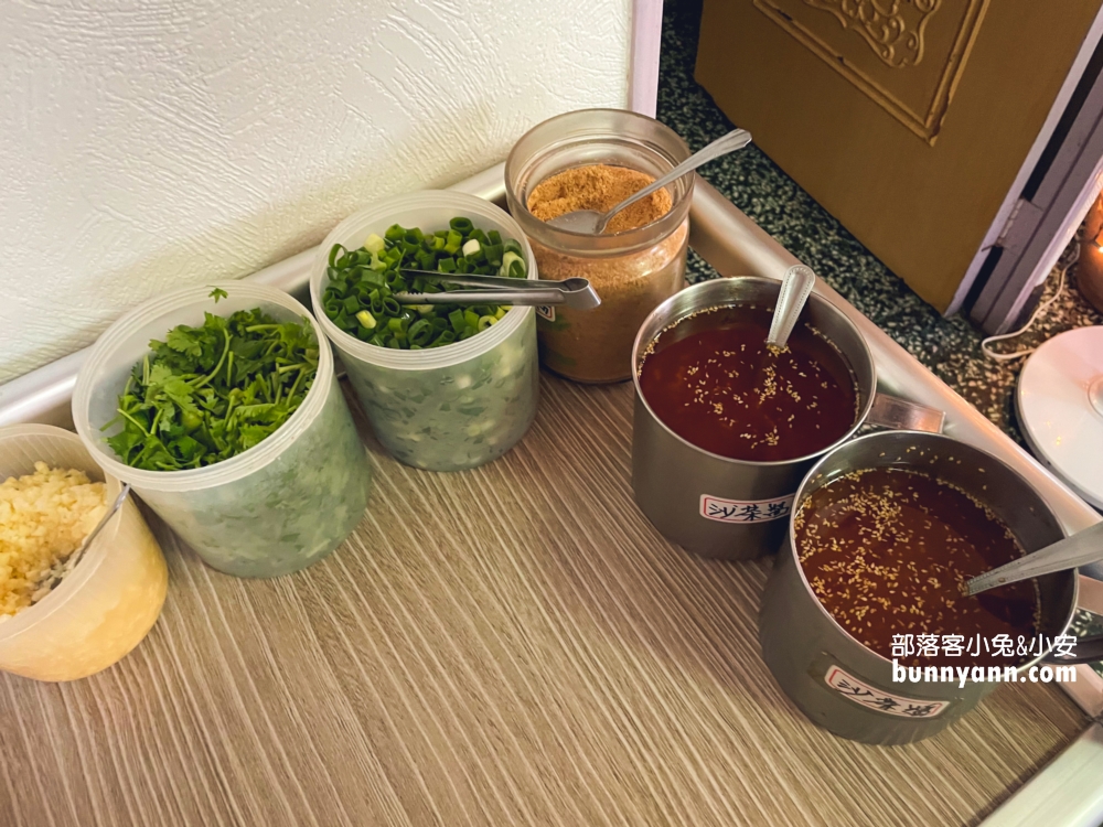 桃園火鍋店「韓鄉石頭火鍋」一年只開八個月的火鍋店。