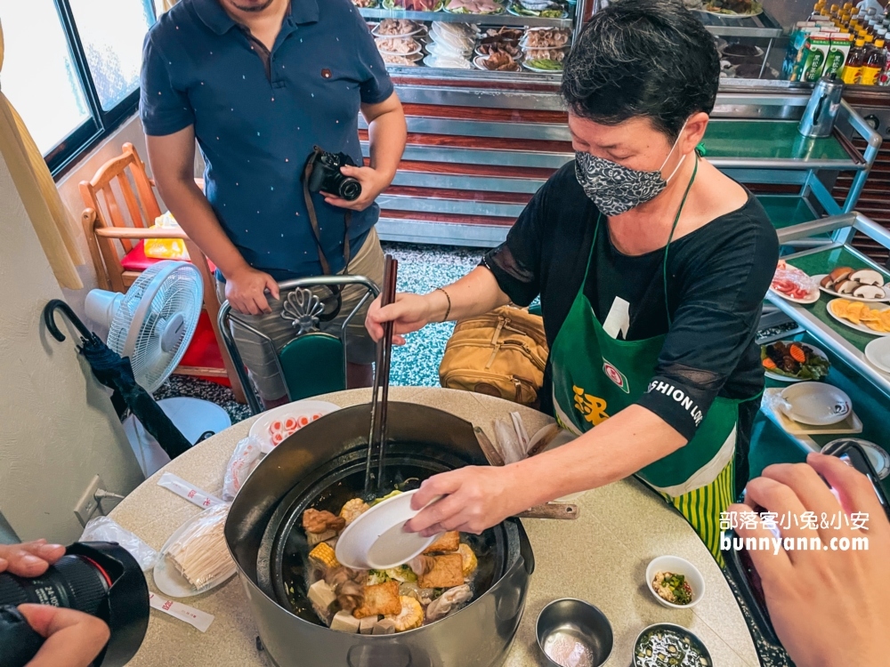 桃園火鍋店「韓鄉石頭火鍋」一年只開八個月的火鍋店。