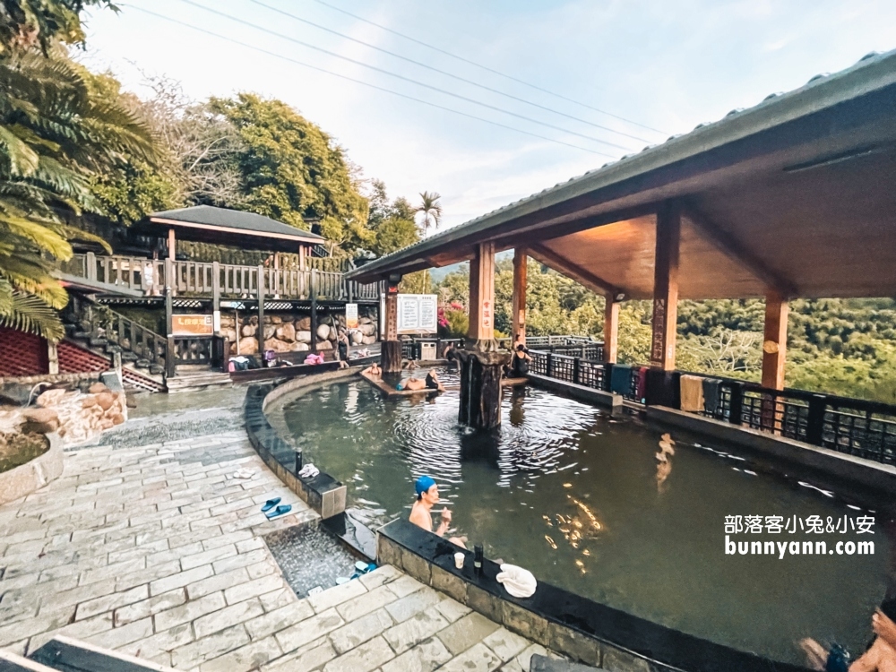 苗栗【湯神溫泉會館】只需200元就能享受日式大眾溫泉風呂，價格相當實惠。